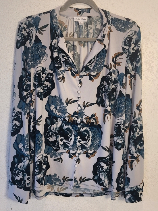 Calvin Klein Tops - Calvin Klein Floral White & Blue Roses Long Sleeve Button Blouse Size L Casual